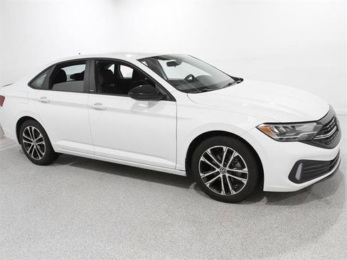 Used 2023 Volkswagen Jetta Sport image 1