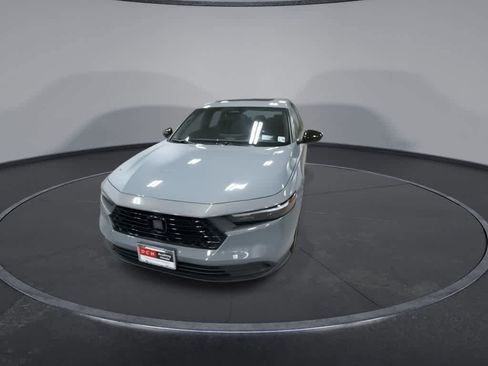 Used 2023 Honda Accord Sport image 4