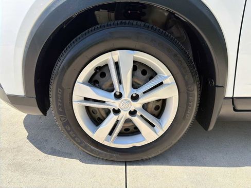 Used 2020 Nissan Kicks S FWD image 10