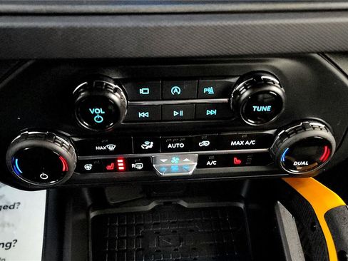 Used 2024 Ford Bronco Badlands image 29