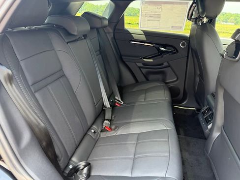 Used 2026 Land Rover Range Rover Evoque Dynamic SE AWD/4WD image 19