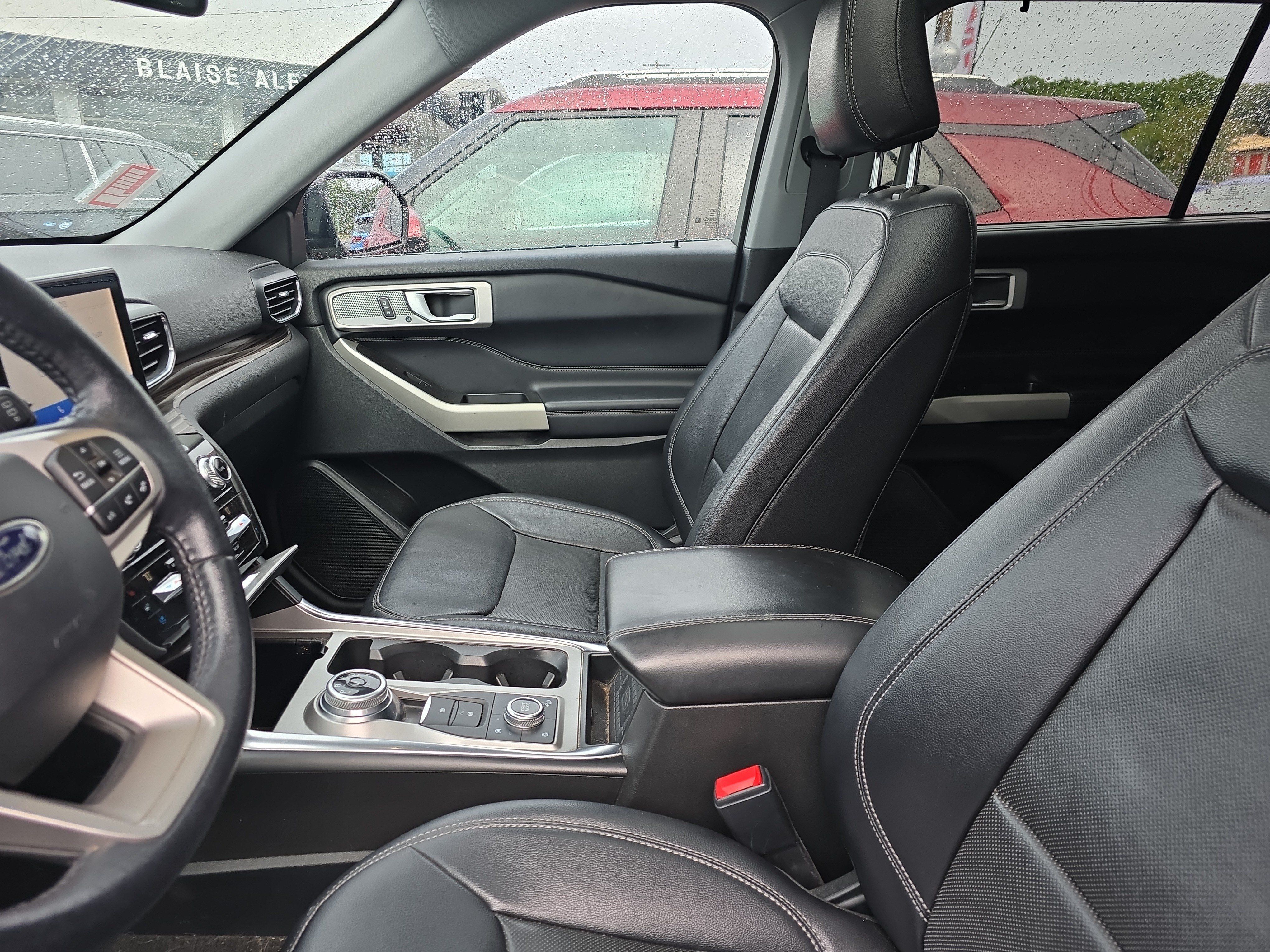 Used 2021 Ford Explorer Limited w/ Equipment Group 301A AWD/4WD image 9