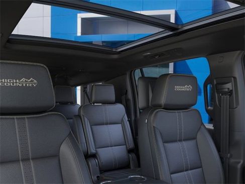 New 2026 Chevrolet Suburban High Country image 25