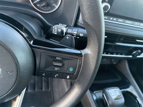 Used 2021 Nissan Rogue SV image 18