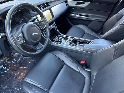 Used 2019 Jaguar XF Premium image 5