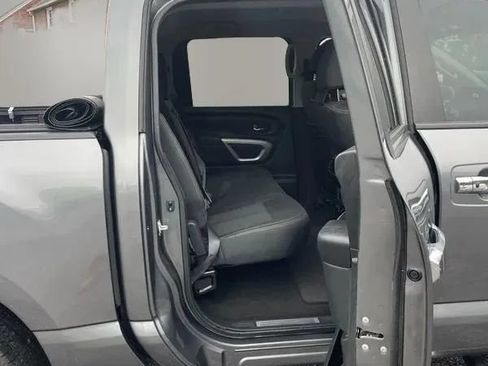 Used 2019 Nissan Titan SV w/ SV Convenience Package AWD/4WD image 28