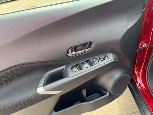 Used 2022 Nissan Kicks SV image 11