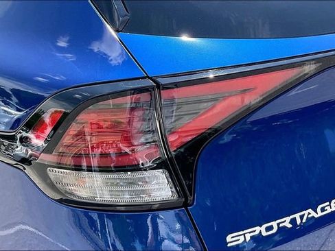 Used 2024 Kia Sportage EX FWD image 28