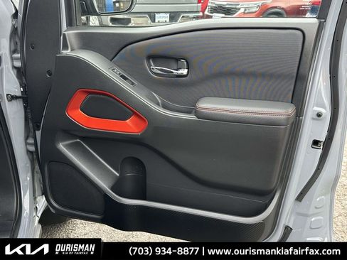 Used 2023 Nissan Frontier PRO-4X w/ Technology Package image 18