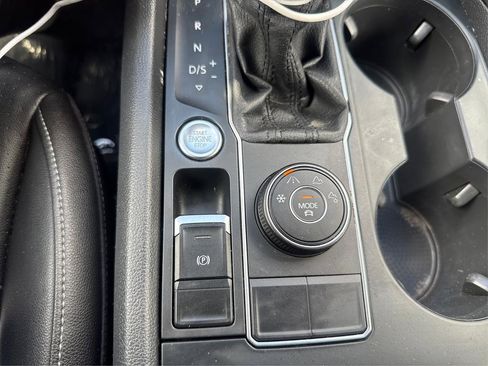 Used 2019 Volkswagen Atlas SE image 24