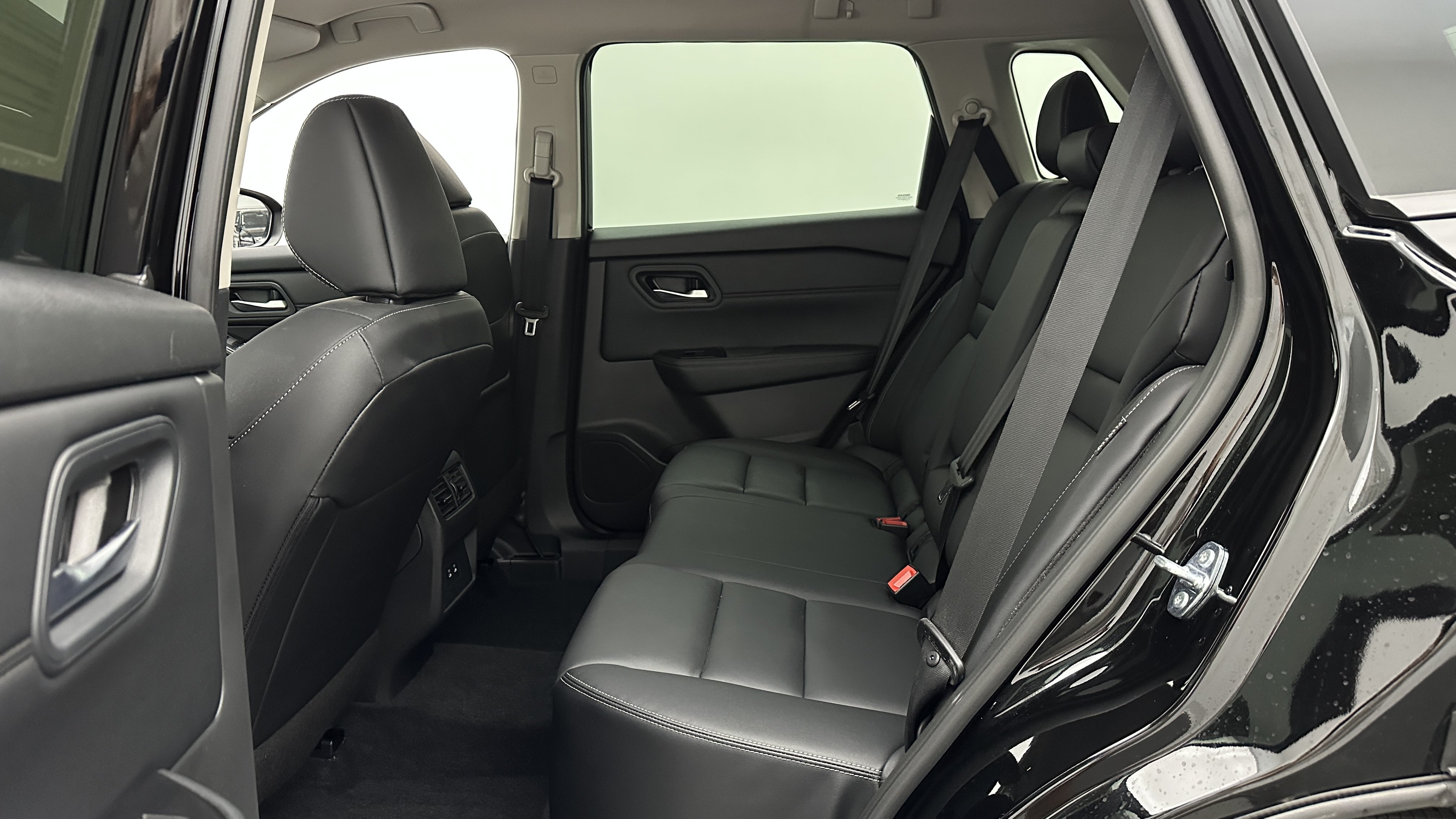 Used 2026 Nissan Rogue SL FWD image 27