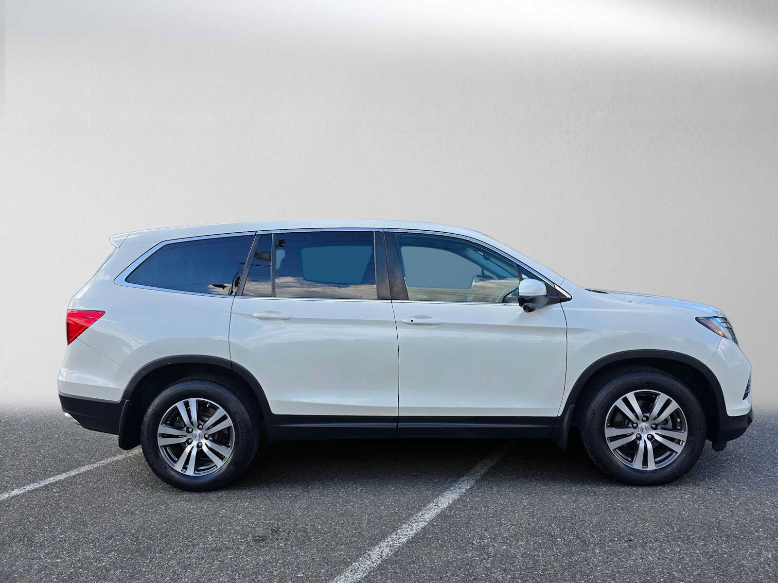 Used 2017 Honda Pilot EX-L image 2