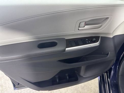 Used 2024 Toyota Sienna LE AWD/4WD image 19