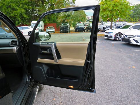 Used 2015 Toyota 4Runner SR5 image 22