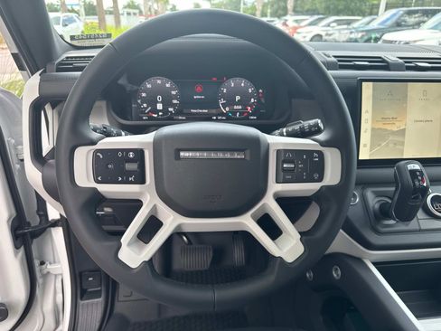 Certified 2025 Land Rover Defender 110 S image 27