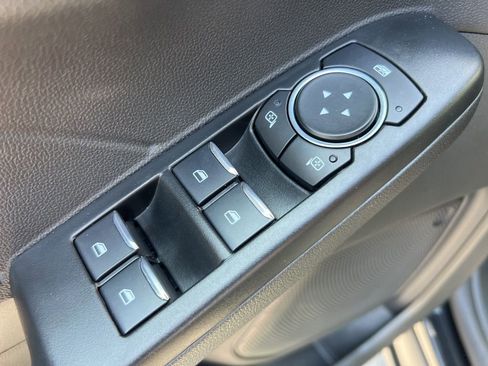 Used 2025 Ford Escape ST-Line Select AWD/4WD image 9