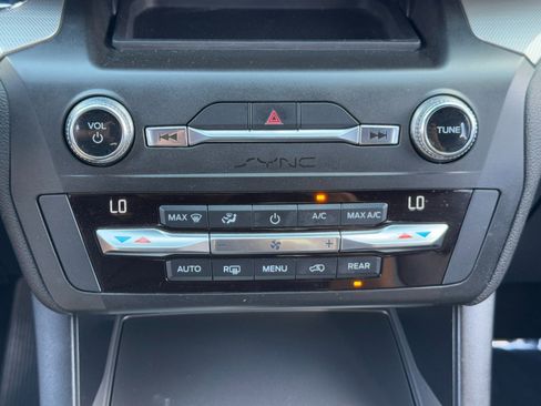 Used 2020 Ford Explorer XLT w/ Equipment Group 202A image 28