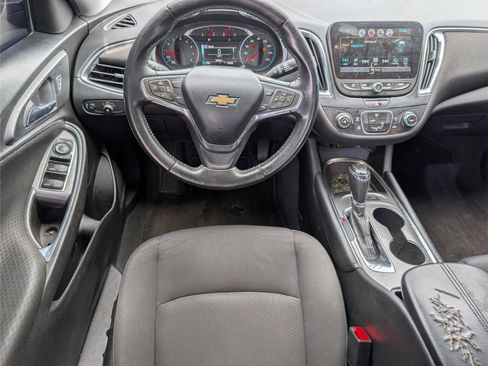 Used 2016 Chevrolet Malibu LT image 24