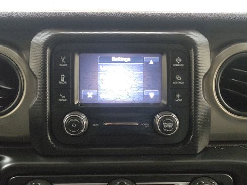 Used 2018 Jeep Wrangler Unlimited Sport S AWD/4WD image 25
