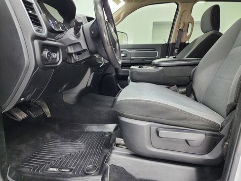 Used 2019 RAM 2500 Big Horn image 8