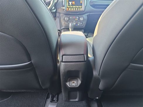 Used 2023 Jeep Renegade Trailhawk w/ Trailhawk Elite Group image 27