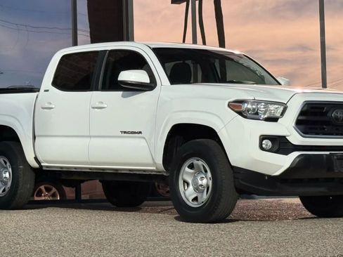 Used 2018 Toyota Tacoma SR5 image 18