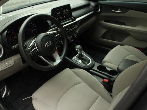 Used 2020 Kia Forte LXS FWD image 13