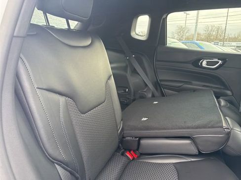 New 2026 Jeep Compass Latitude image 13