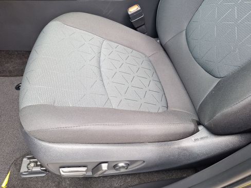 Used 2025 Toyota RAV4 XLE w/ Convenience Package FWD image 16
