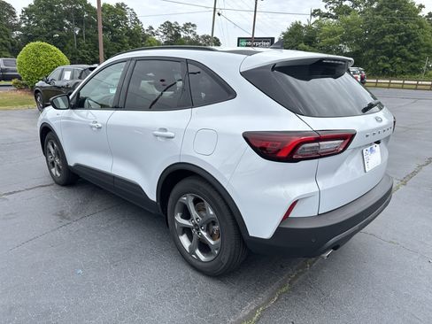 Certified 2025 Ford Escape ST-Line w/ Tech Pack #1 FWD image 8