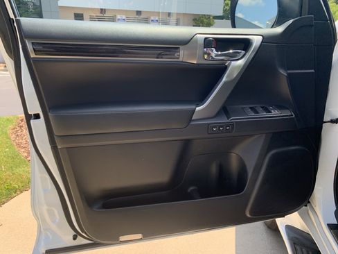 Used 2023 Lexus GX 460 Premium w/ Premium Package AWD/4WD image 14