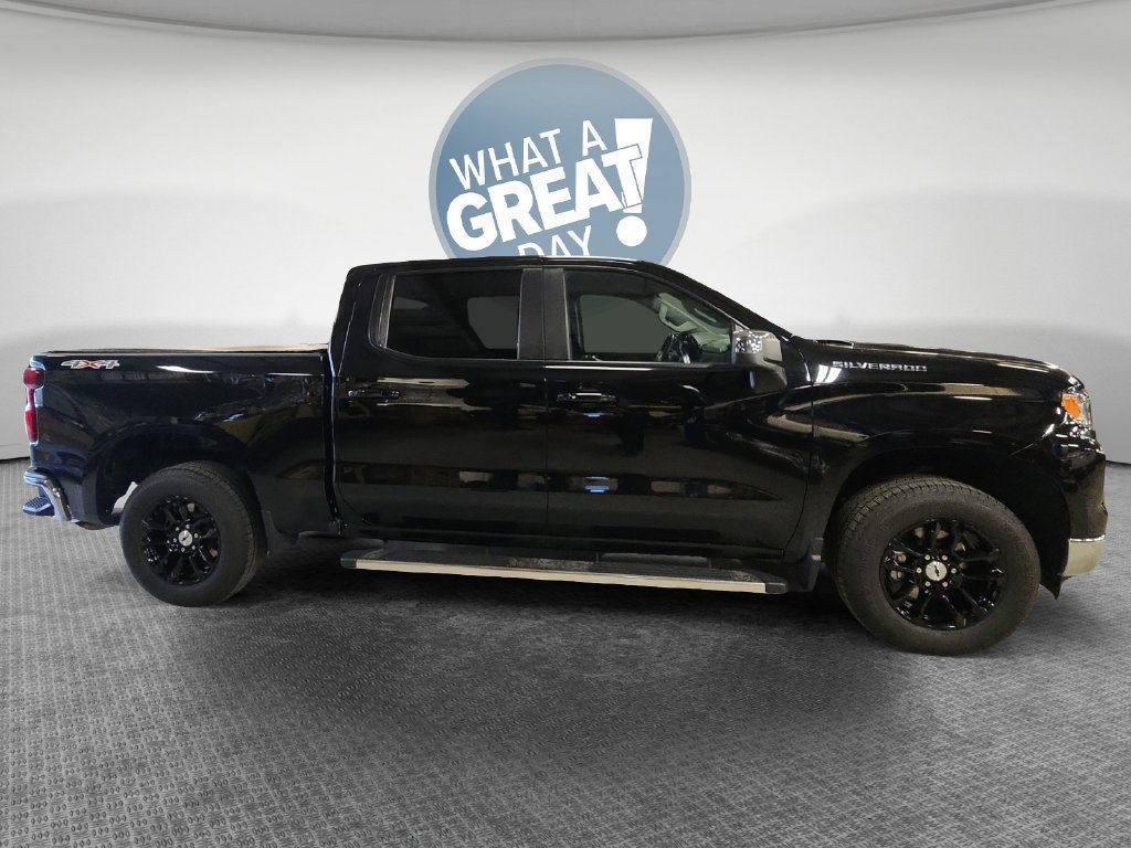 Used 2024 Chevrolet Silverado 1500 LT AWD/4WD image 2