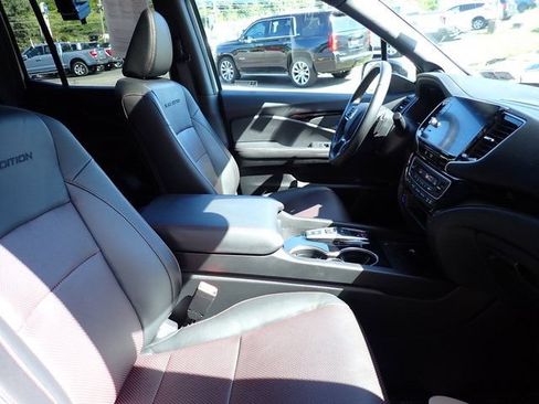 Used 2024 Honda Ridgeline Black Edition image 11