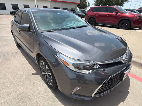 Used 2016 Toyota Avalon XLE Premium FWD image 4