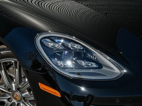 Certified 2023 Porsche Panamera GTS image 37