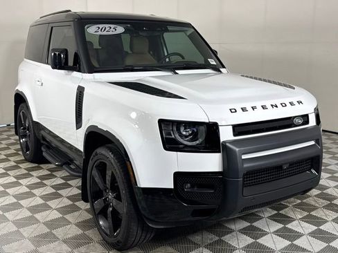 Certified 2025 Land Rover Defender 90 X-Dynamic SE AWD/4WD image 10