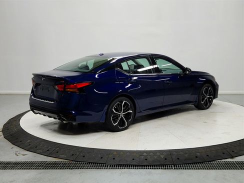 Used 2023 Nissan Altima 2.5 SR image 9