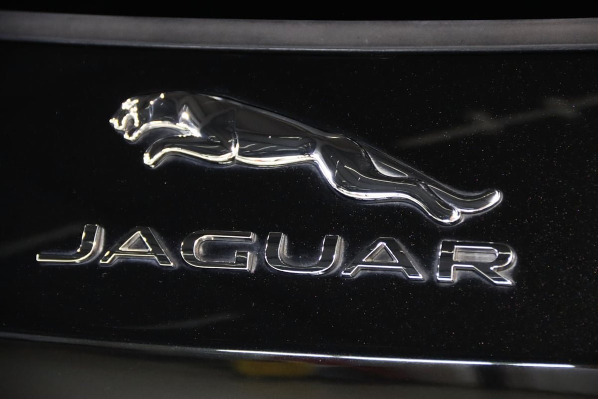 Used 2023 Jaguar F-PACE S AWD/4WD image 12