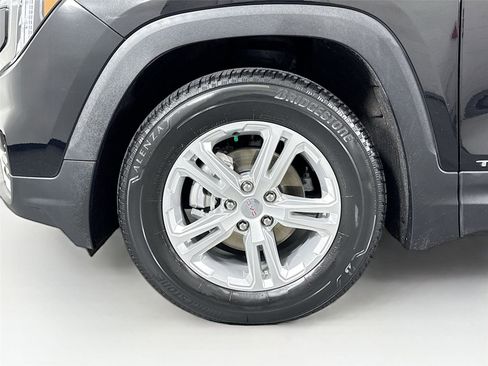 Used 2024 GMC Terrain SLE image 48