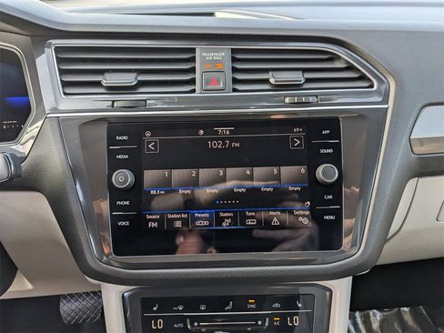 Certified 2022 Volkswagen Tiguan SE image 20