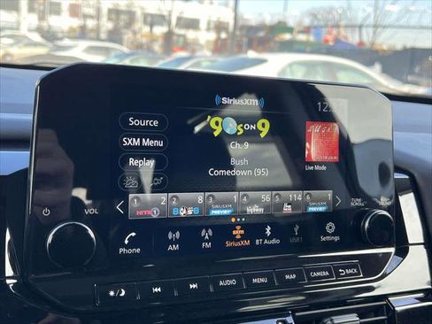 Used 2024 Nissan Pathfinder SL image 27