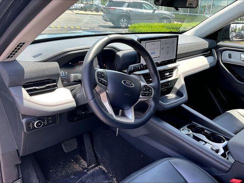 New 2026 Ford Explorer Active w/ Active Comfort Package RWD image 6