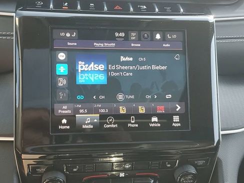 Used 2023 Jeep Grand Cherokee Laredo w/ Luxury Tech Group I AWD/4WD image 26