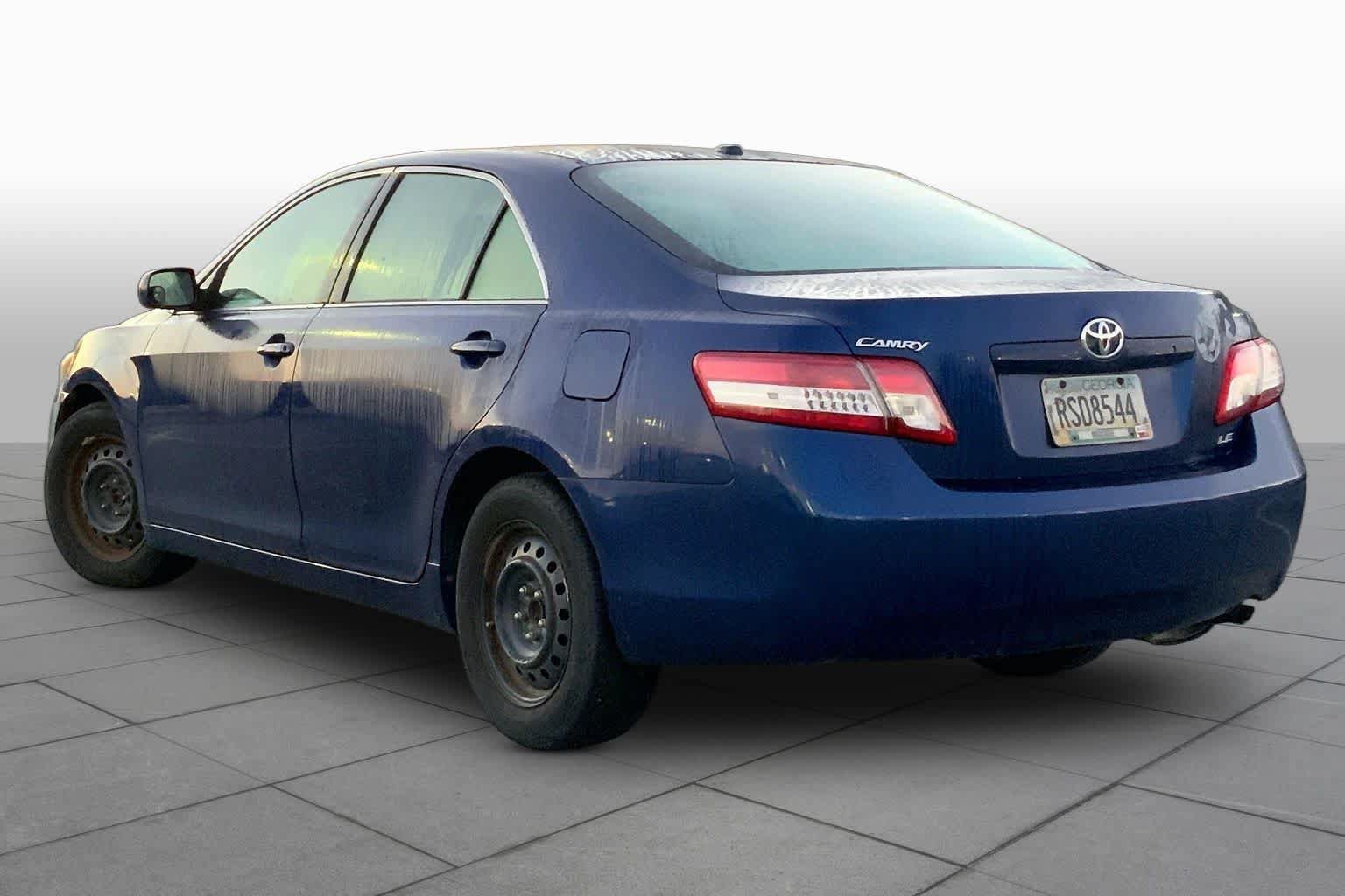 Used 2010 Toyota Camry LE FWD image 9