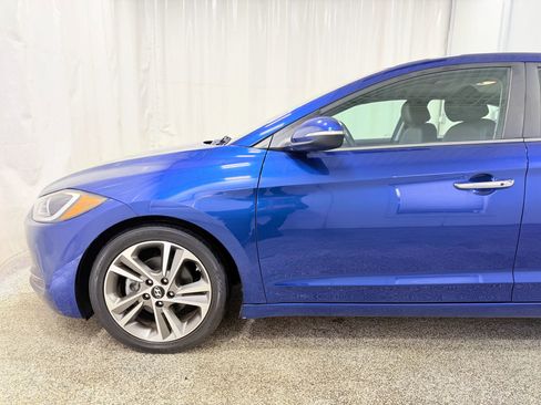 Used 2017 Hyundai Elantra Limited w/ Limited Ultimate Package 05 FWD image 4
