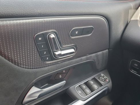 Used 2023 Mercedes-Benz EQB 350 4MATIC SUV image 27