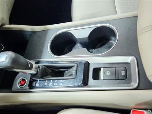 Used 2019 Nissan Altima 2.5 SV image 16