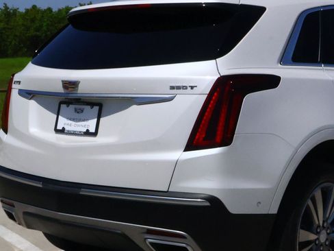 Used 2024 Cadillac XT5 Premium Luxury w/ Technology Package FWD image 11