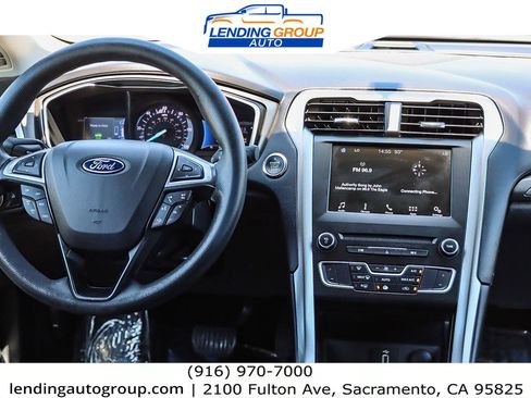 Used 2018 Ford Fusion SE image 12
