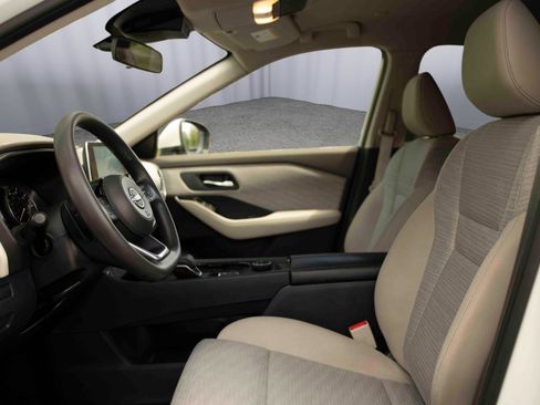 Used 2023 Nissan Rogue SV AWD/4WD image 2